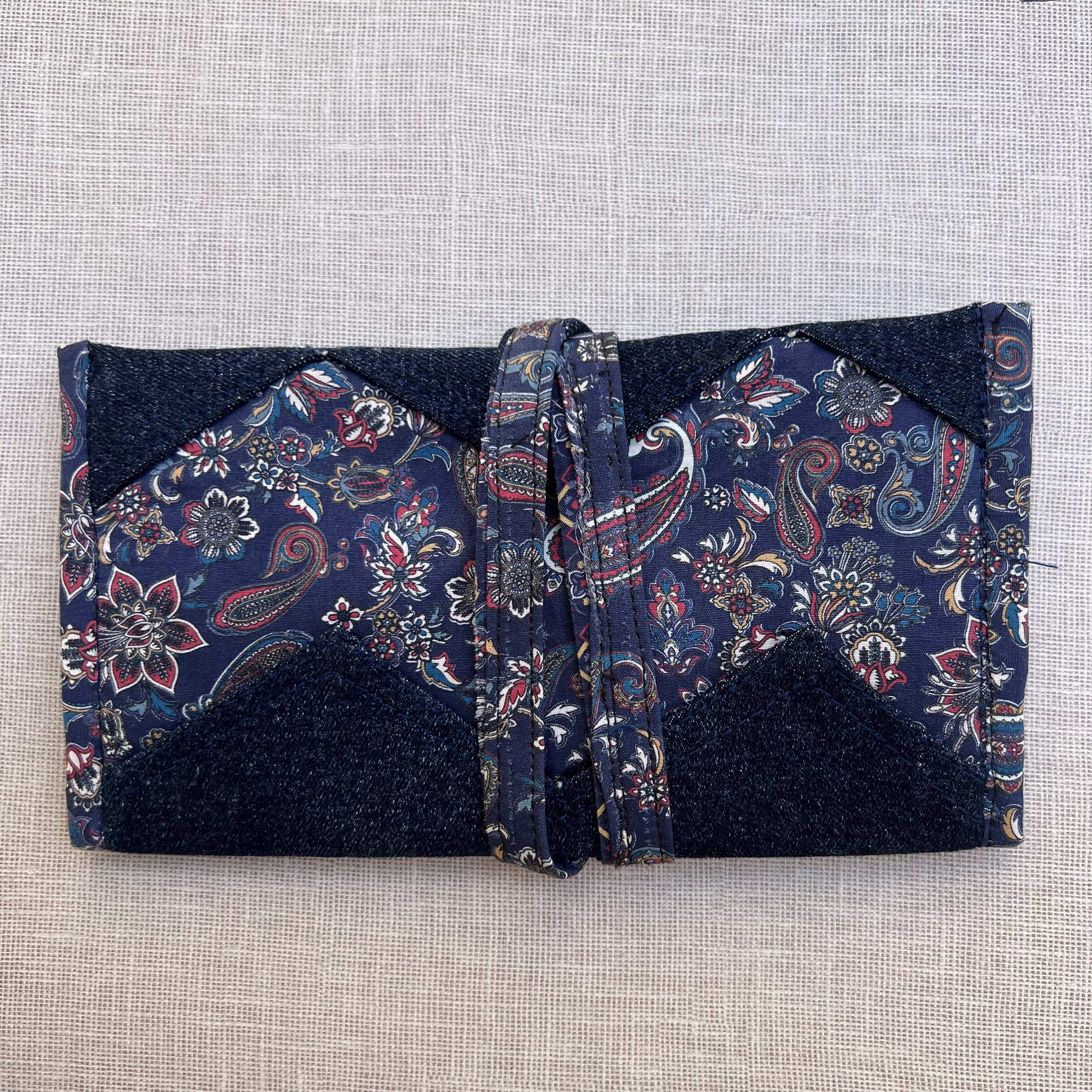 Dark Paisley Roll-up Tobacco Pouch