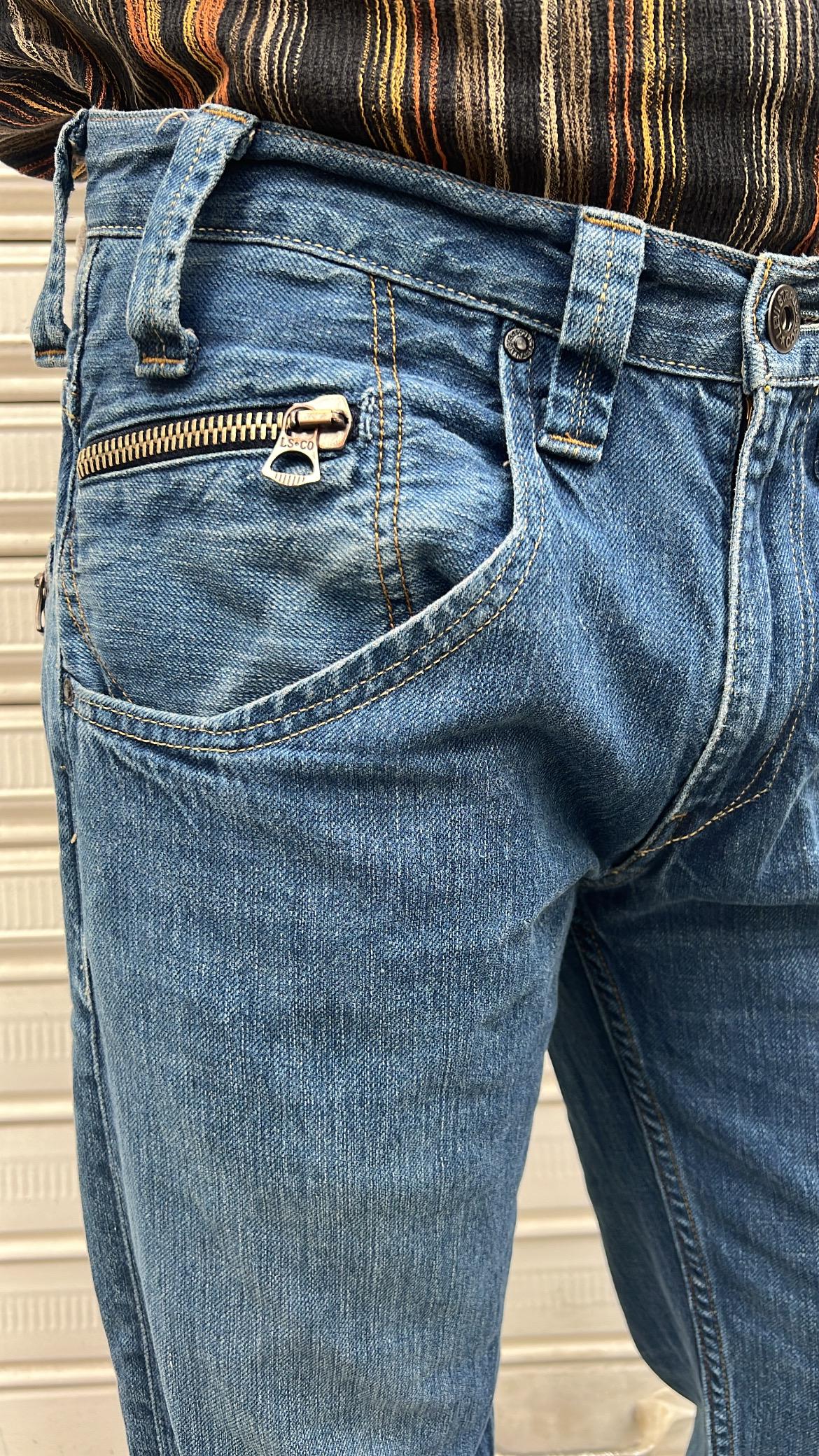 Levi's Straight Leg Jeans