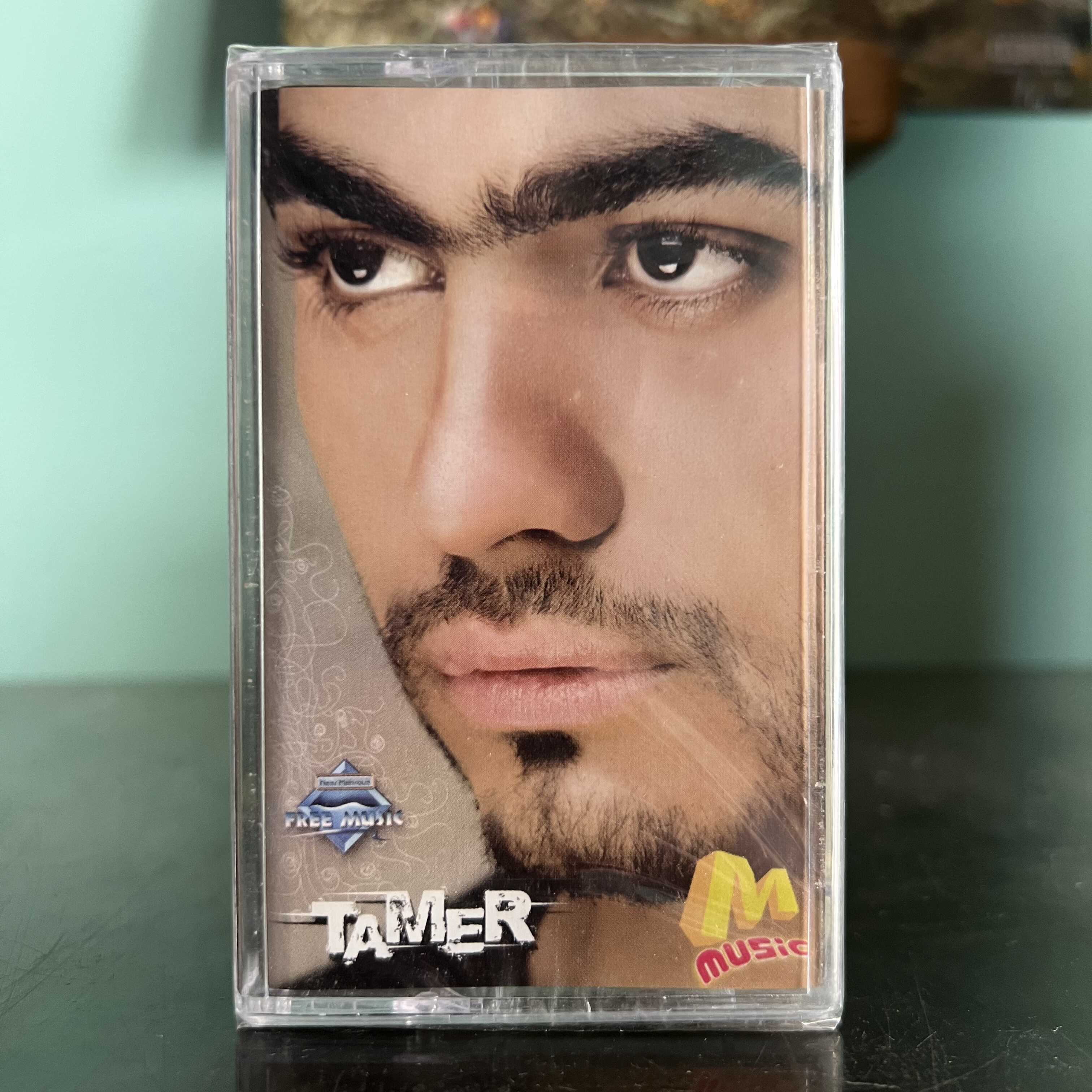 Tamer Hosny - 3ayneyh Bethebak