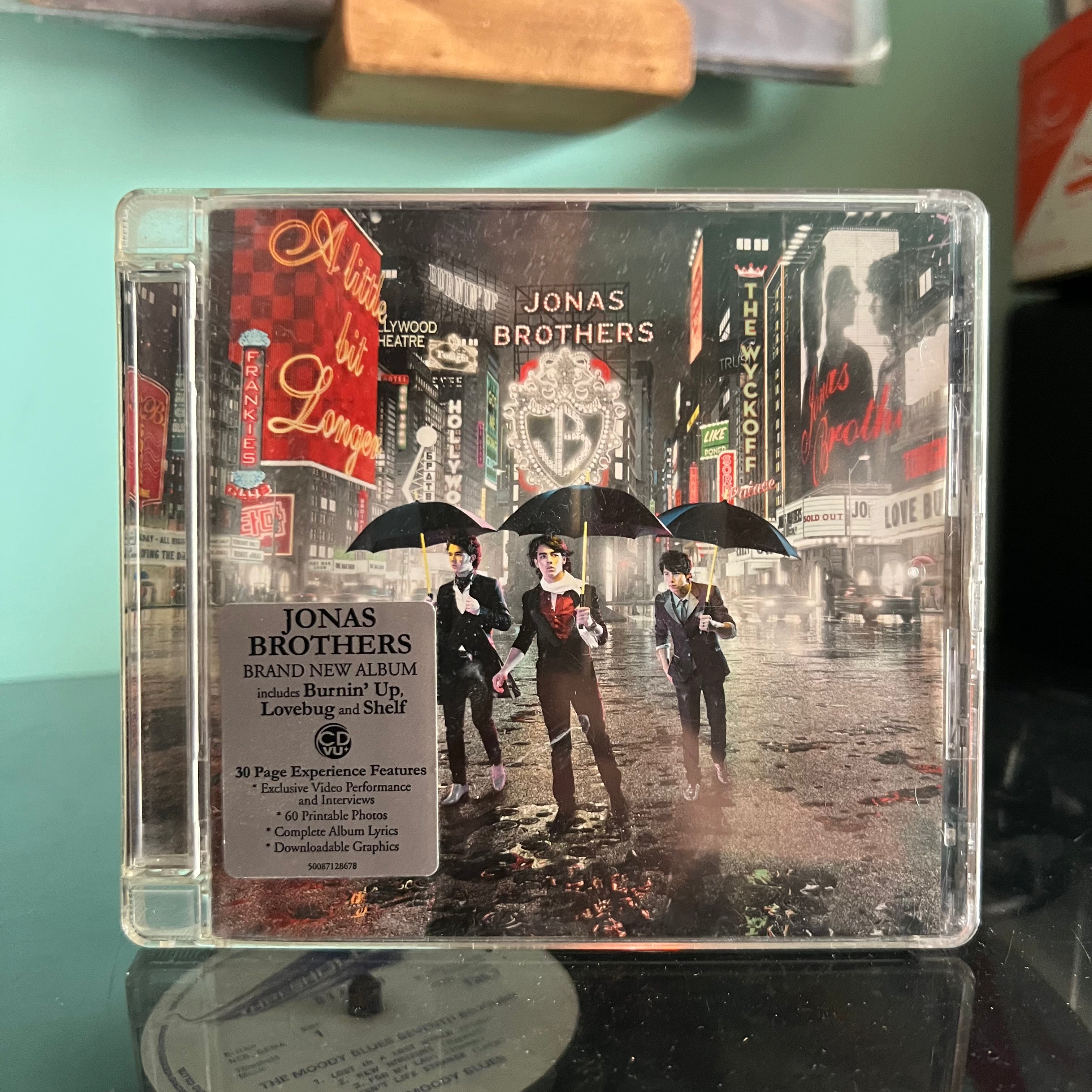 Jonas Brothers - A Little Bit Longer