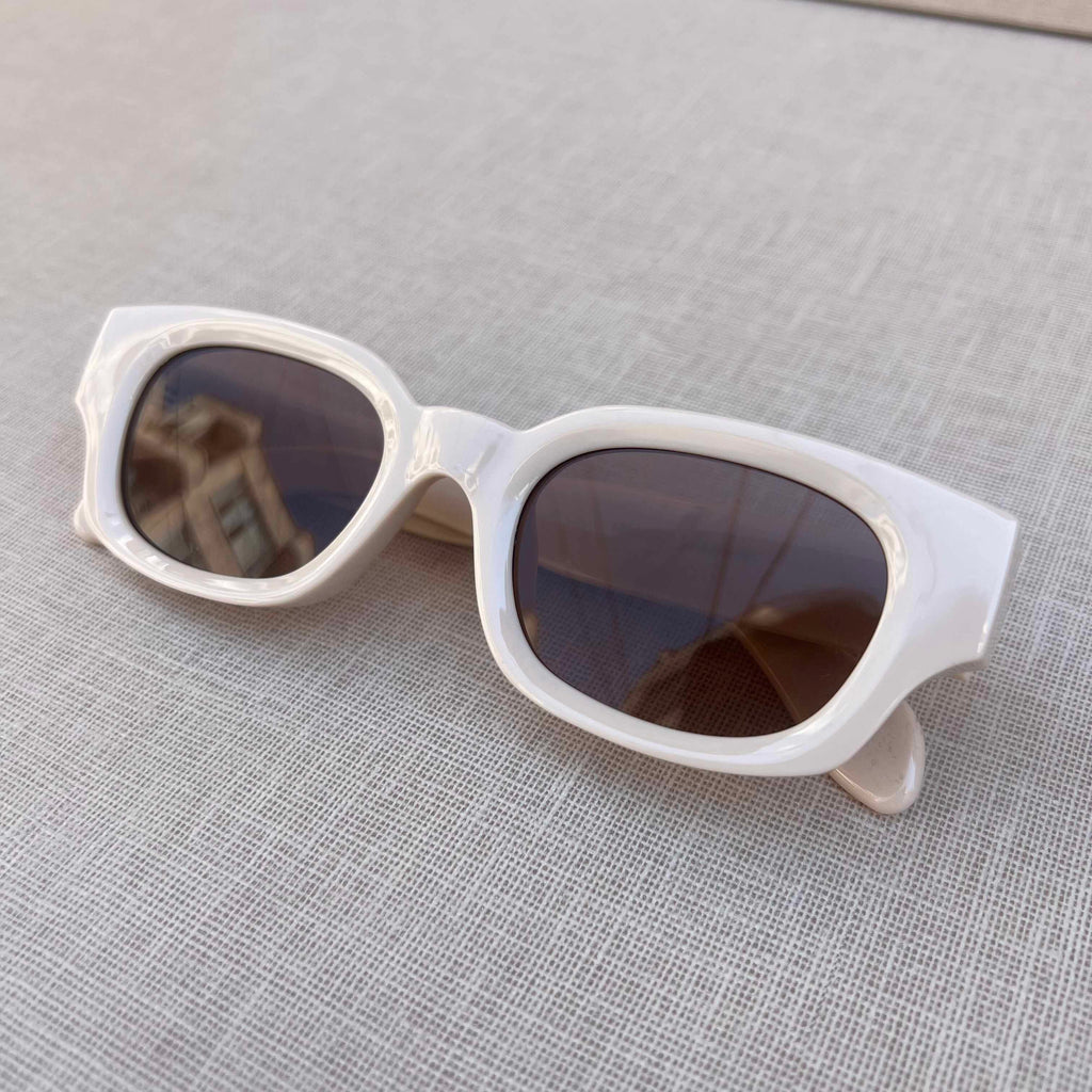Retro White Rectangle Sunglasses