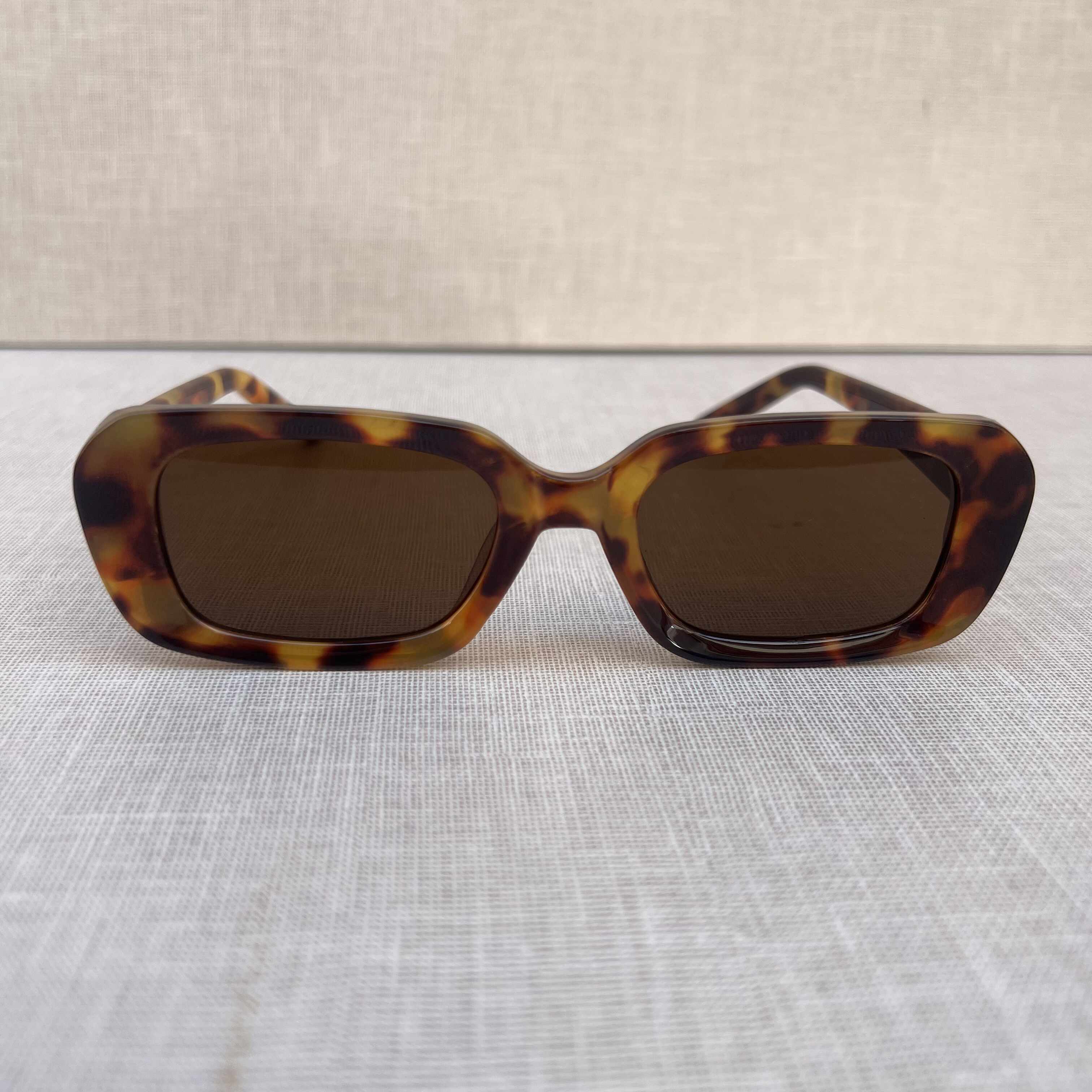 Thick Tortoiseshell Rectangle Sunglasses
