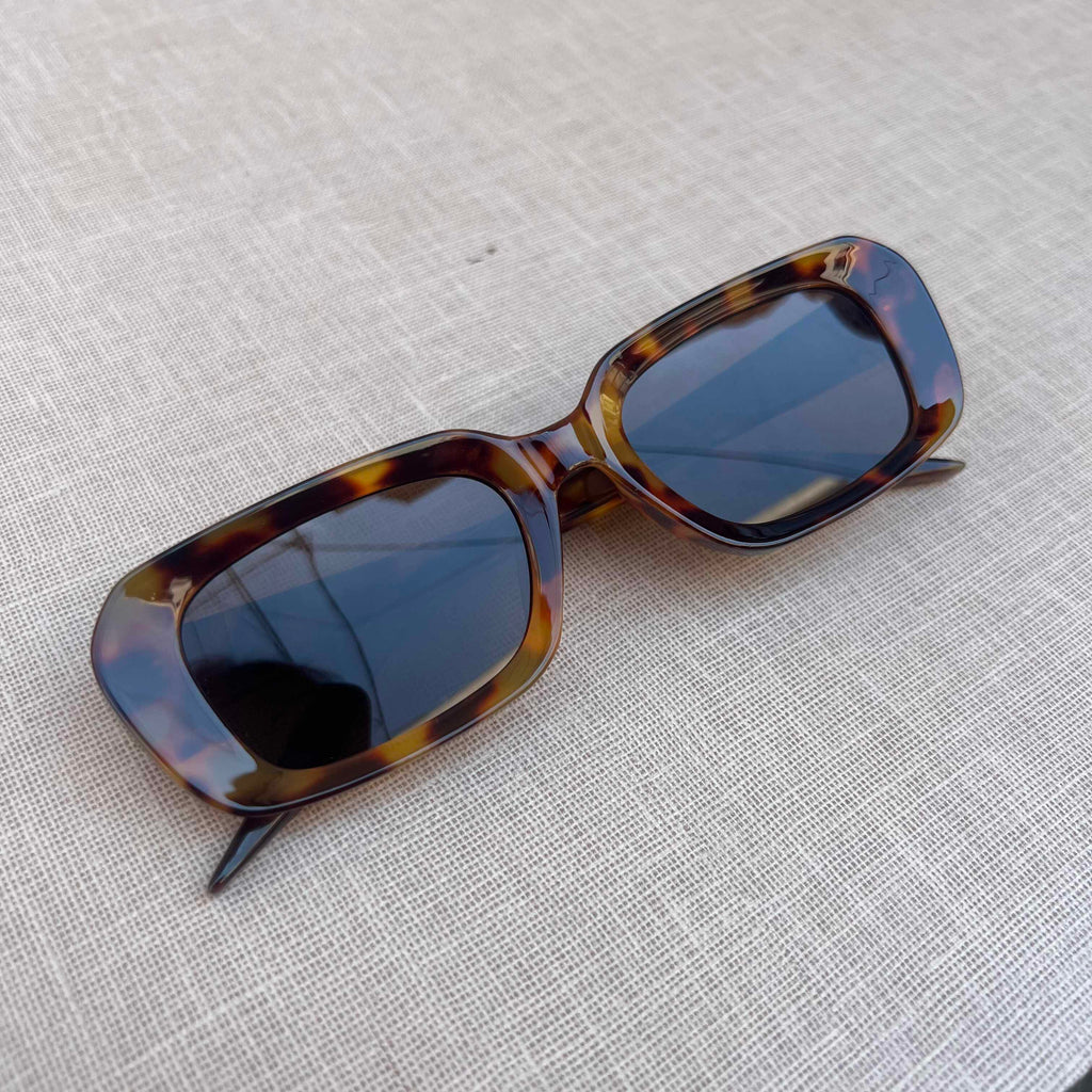 Thick Tortoiseshell Rectangle Sunglasses