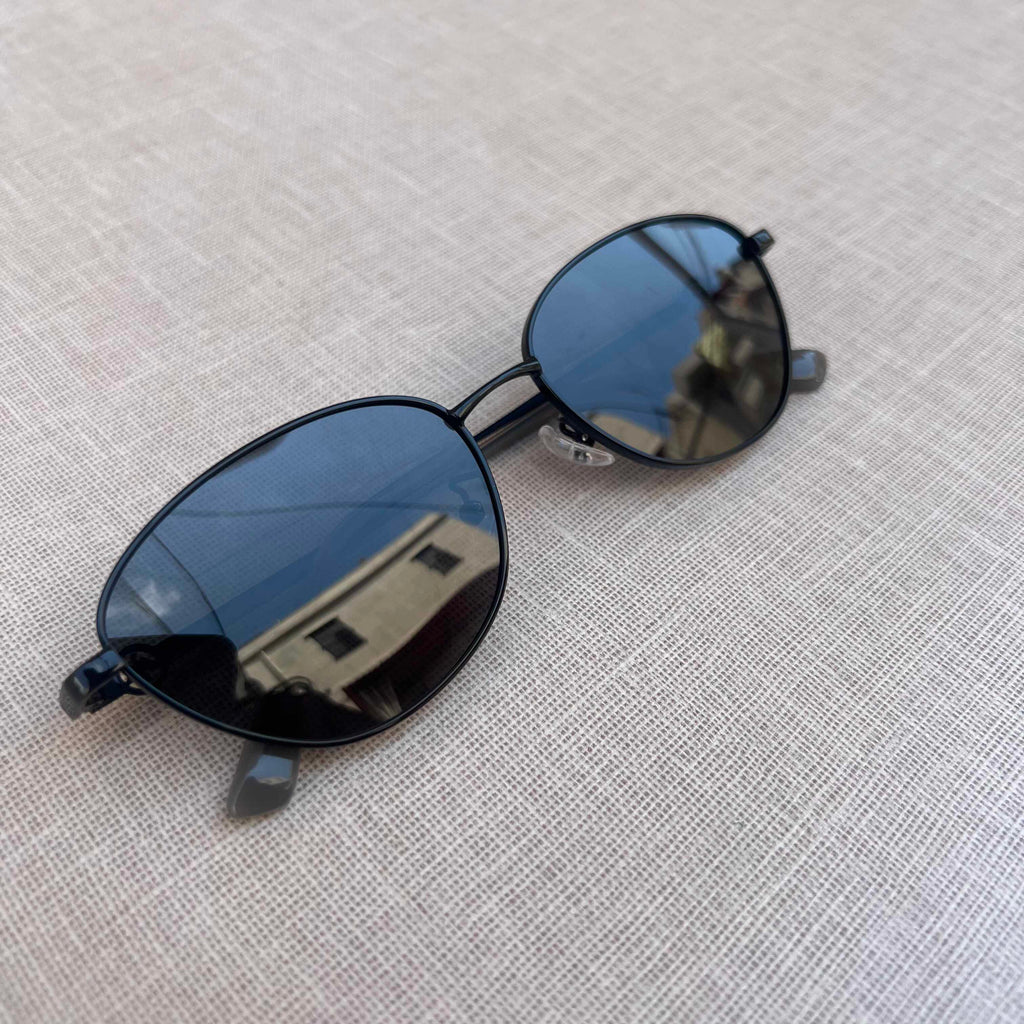 Black Round Metal Sunglasses