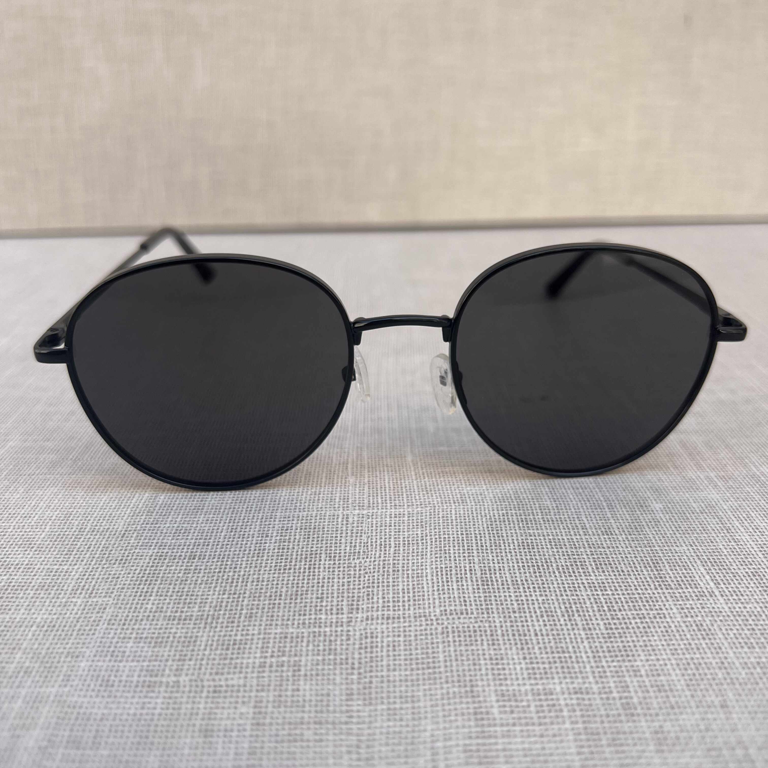 Black Round Sunglasses