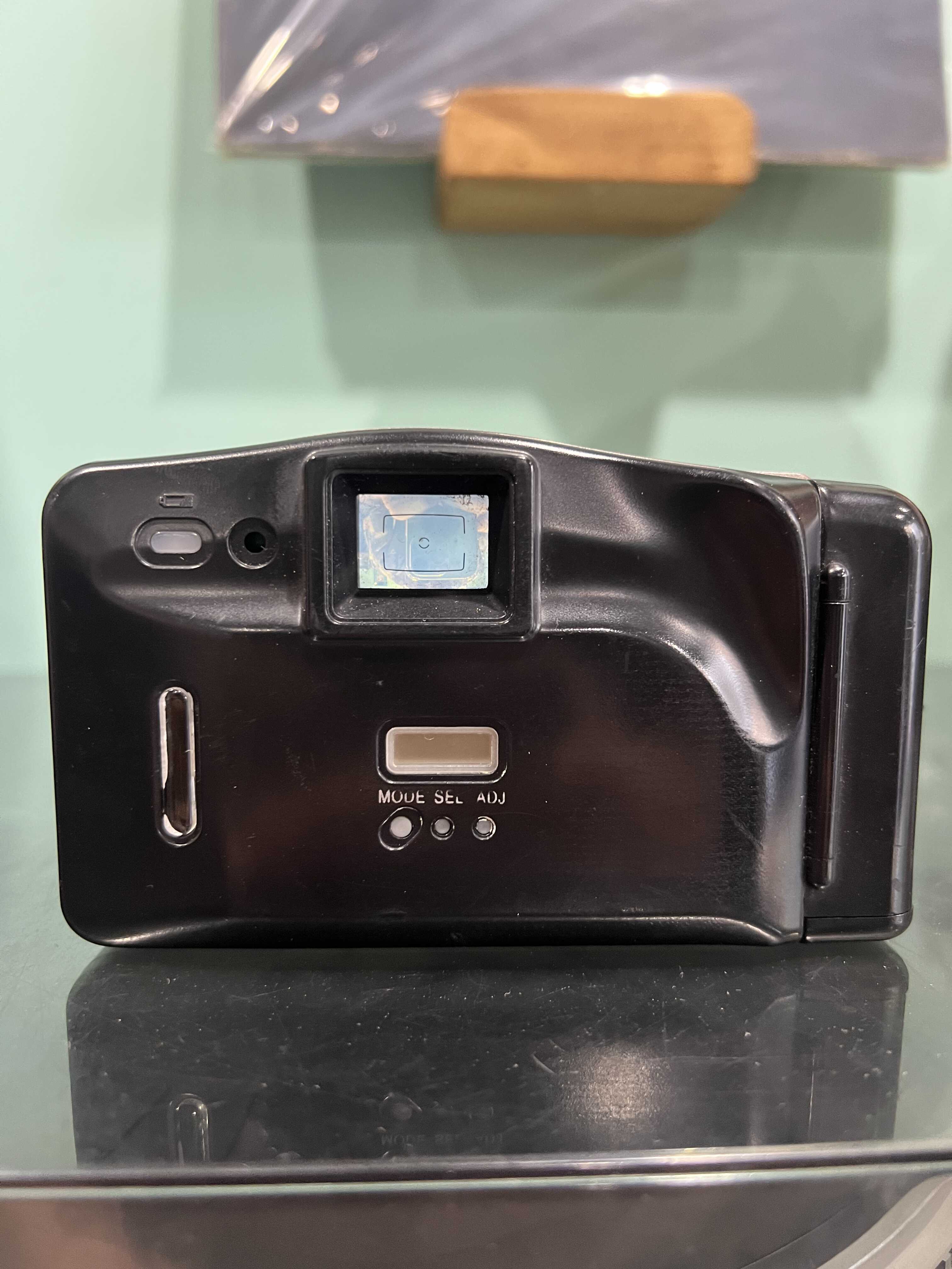 Minolta AF - Big Finder Film Camera